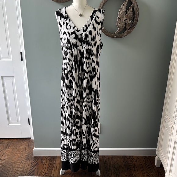 Chico's Black and White Sleeveless V-Neck Sundress Chico's size 3 or XL - Picture 1 of 6